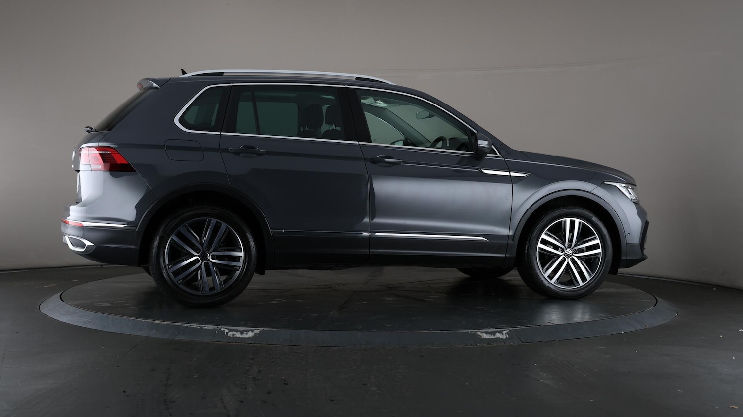 Used Volkswagen Tiguan 2022 for sale - 75978704: Photo 38