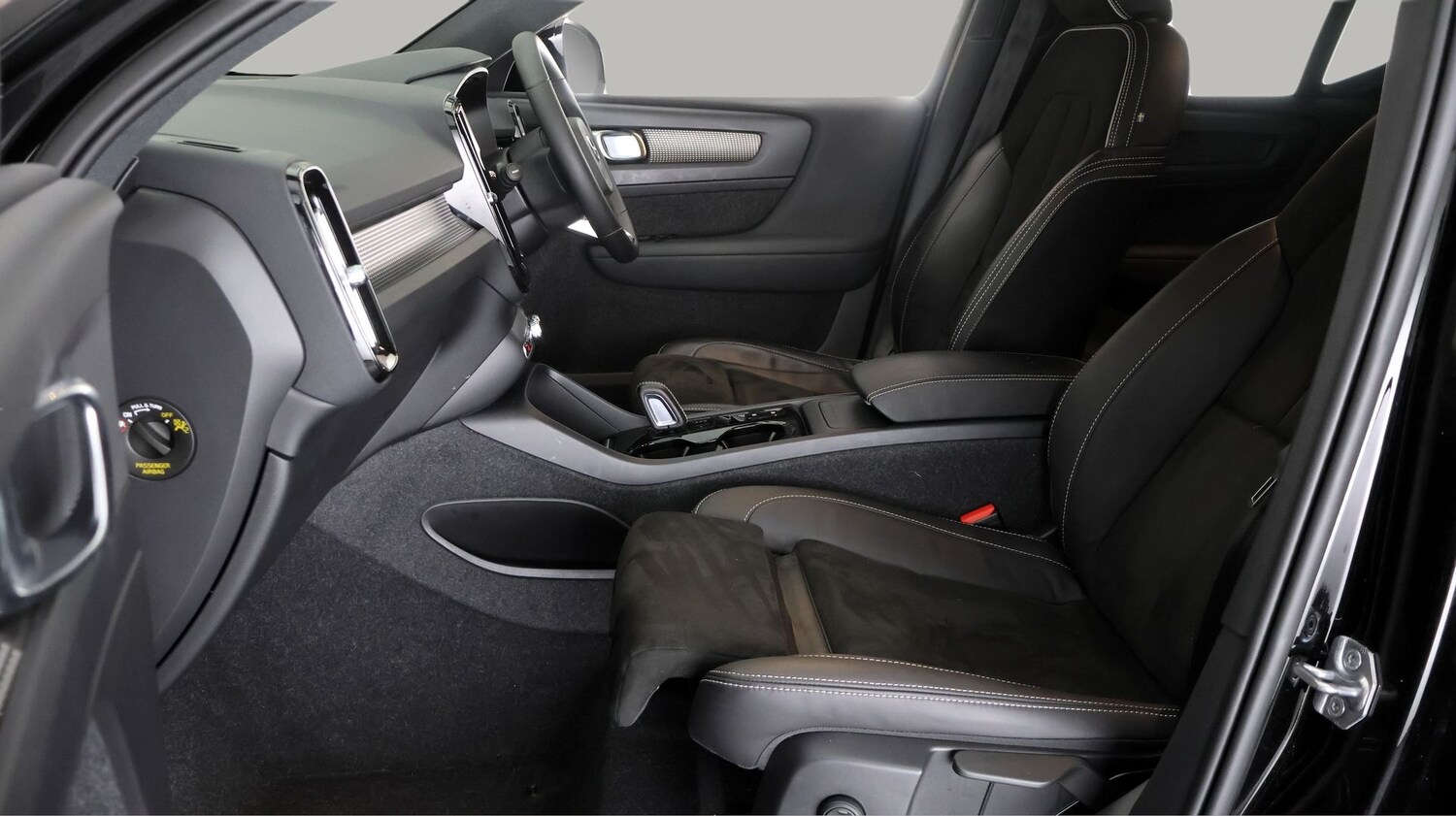 Used Volvo XC40 for sale - 77196751: Photo 14