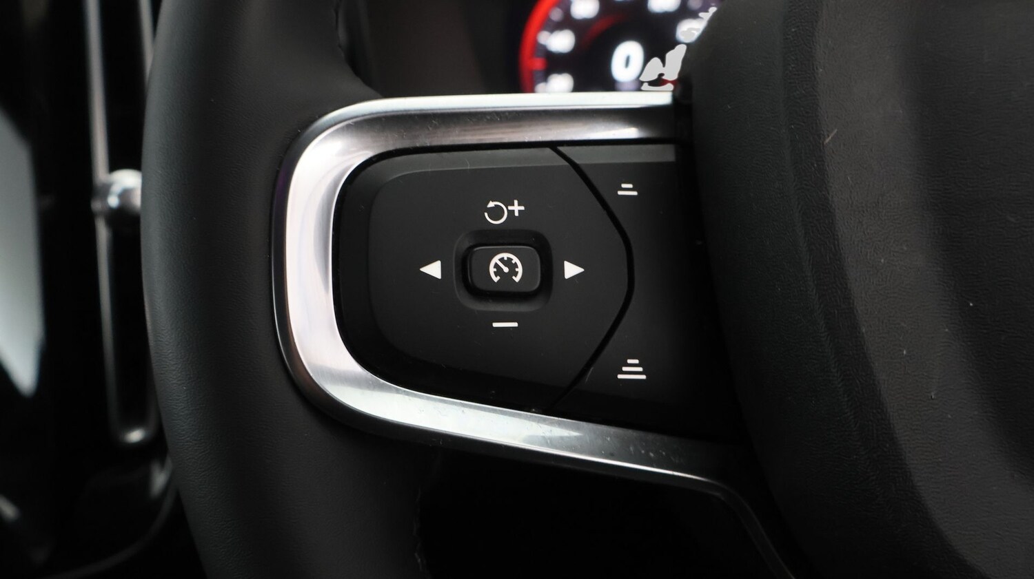 Used Volvo XC40 for sale - 77196751: Photo 20