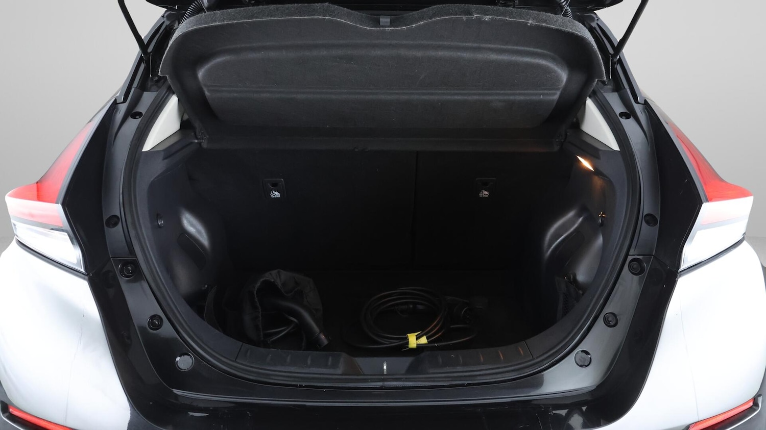 Used Nissan Leaf 2022 for sale - 76136098: Photo 17