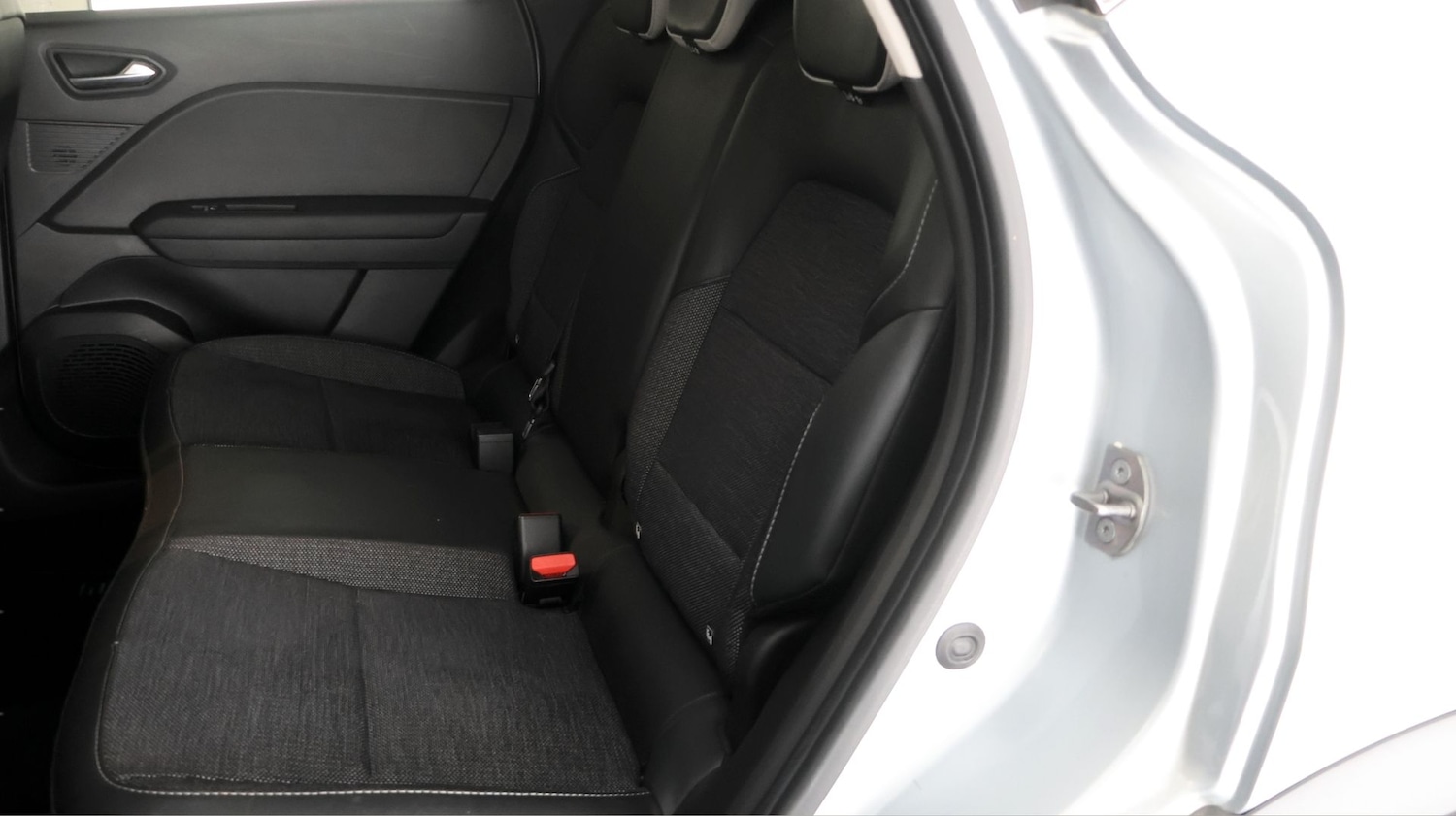 Used Renault Captur 2023 for sale - 78141111: Photo 16