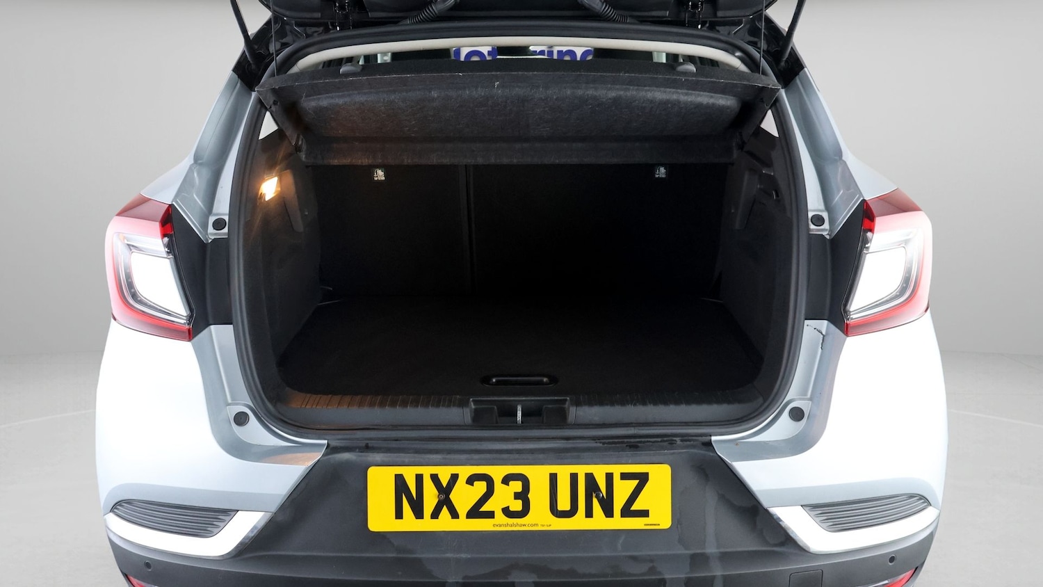 Used Renault Captur 2023 for sale - 78141111: Photo 17