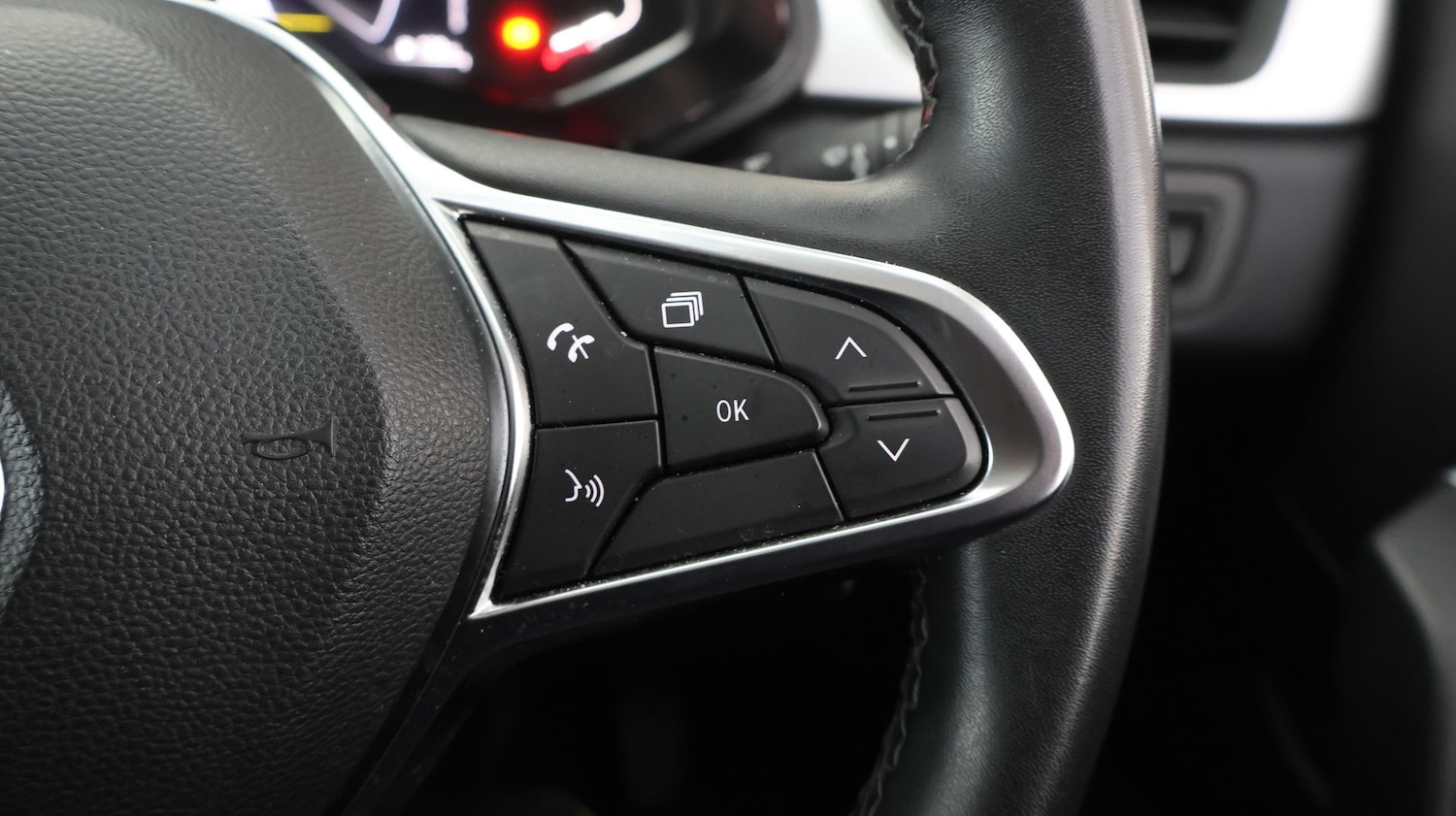 Used Renault Captur 2023 for sale - 78141111: Photo 23