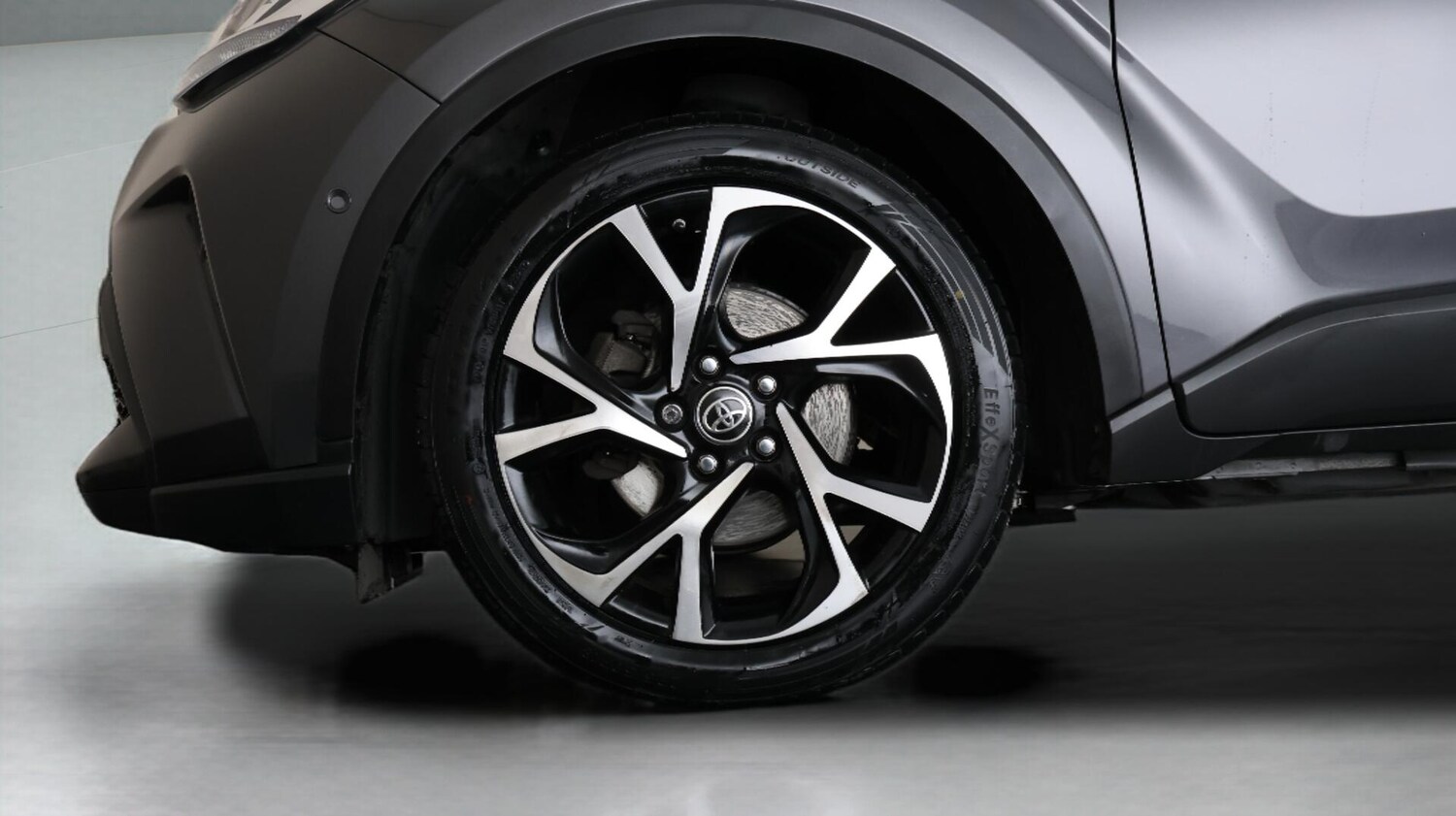 Used Toyota C-HR for sale - 76735392: Photo 18