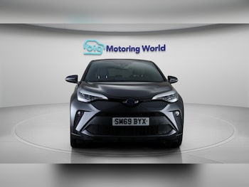 Used Toyota C-HR 2020 for sale - 76735392: Photo