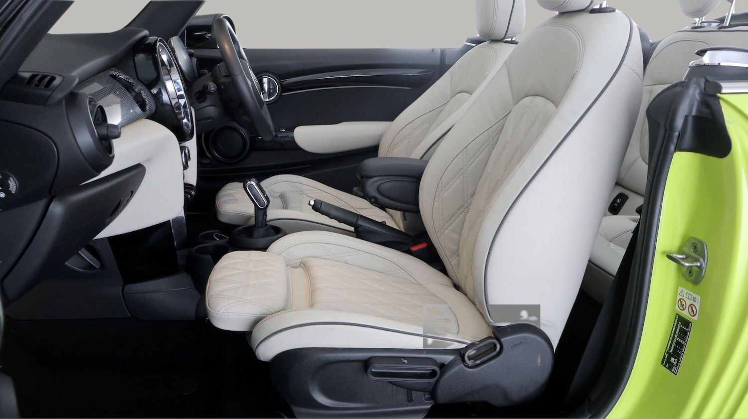 Used MINI Convertible 2023 for sale - 77736987: Photo 13