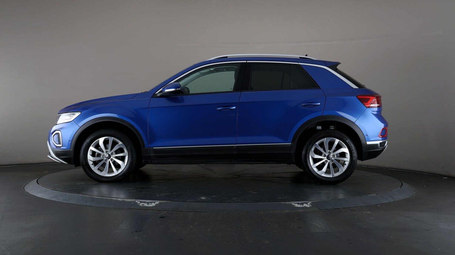 Used Volkswagen T-Roc for sale - 76810472: Photo 31
