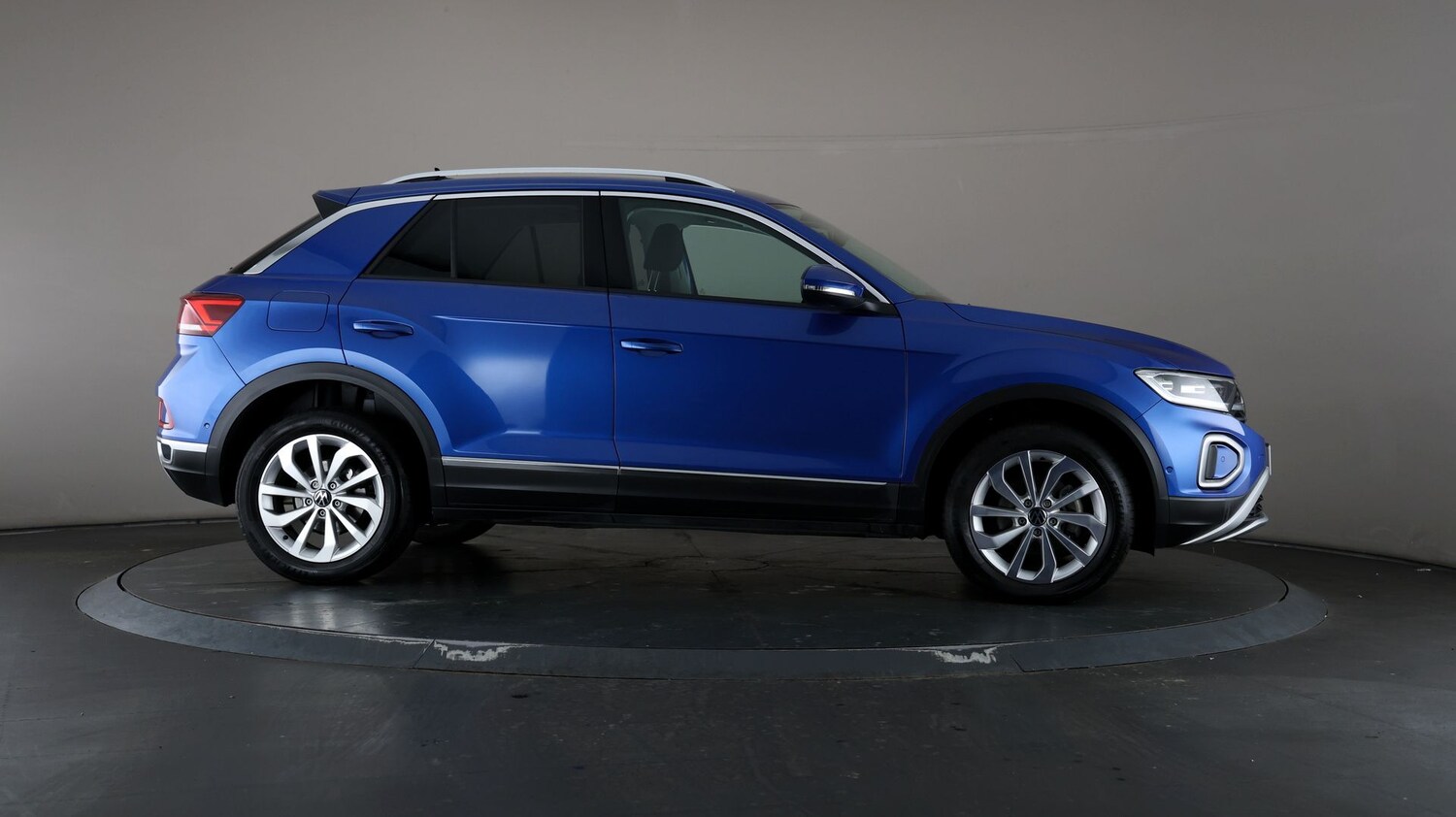 Used Volkswagen T-Roc for sale - 76810472: Photo 53