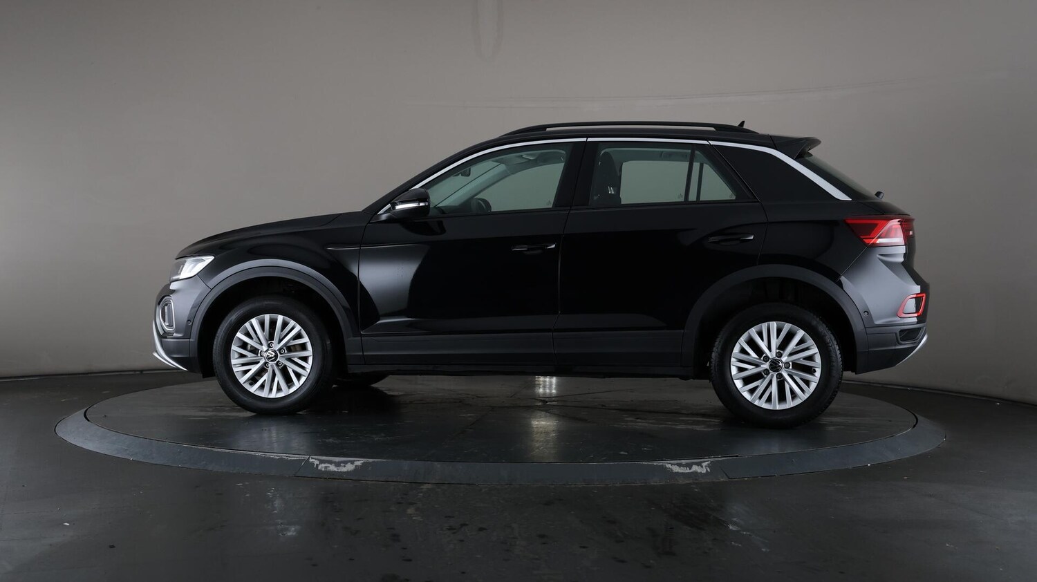 Used Volkswagen T-Roc 2023 for sale - 75991219: Photo 15