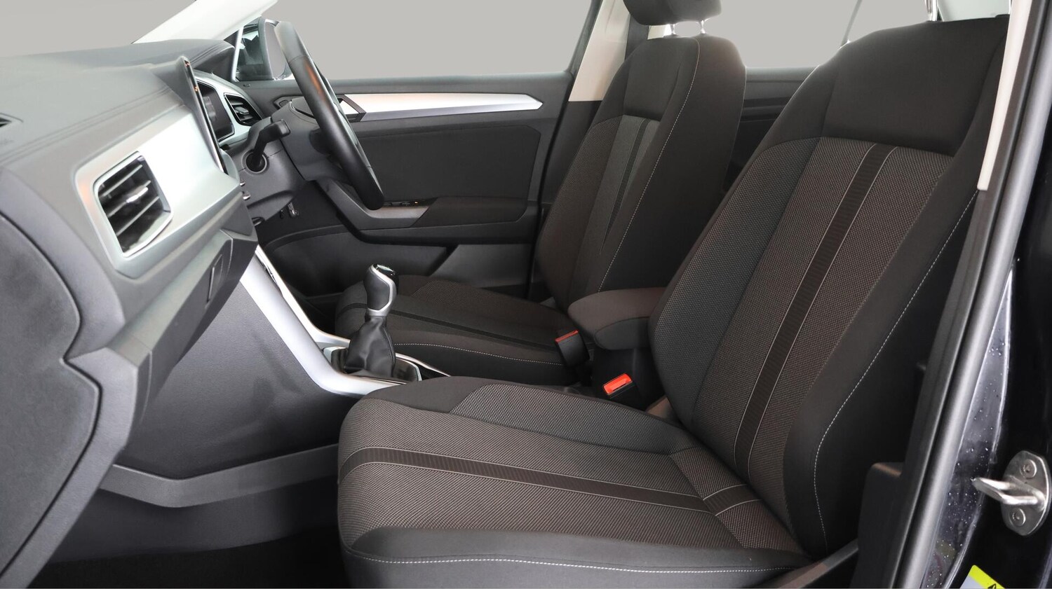 Used Volkswagen T-Roc 2023 for sale - 75991219: Photo 18