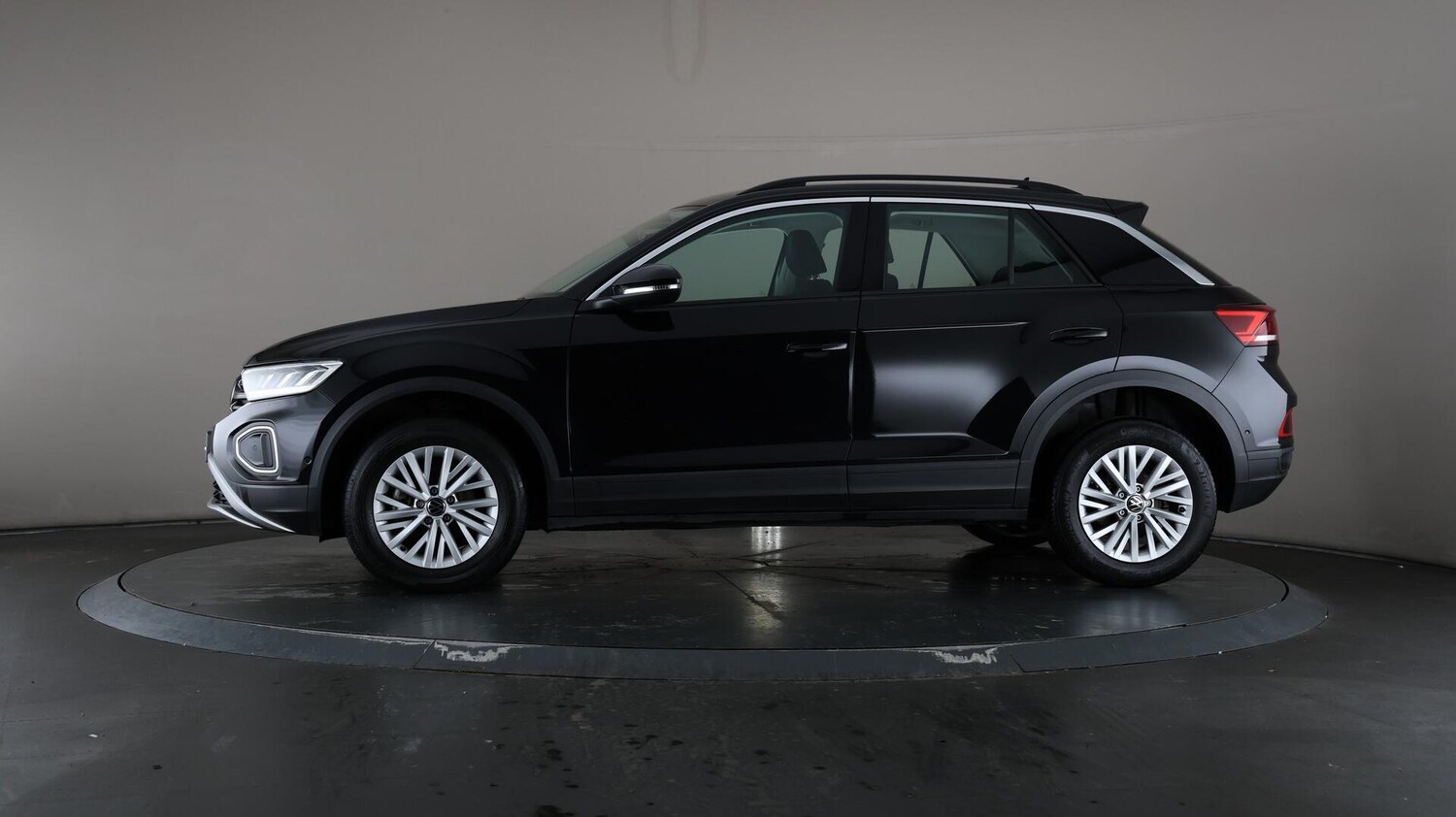 Used Volkswagen T-Roc 2023 for sale - 75991219: Photo 19