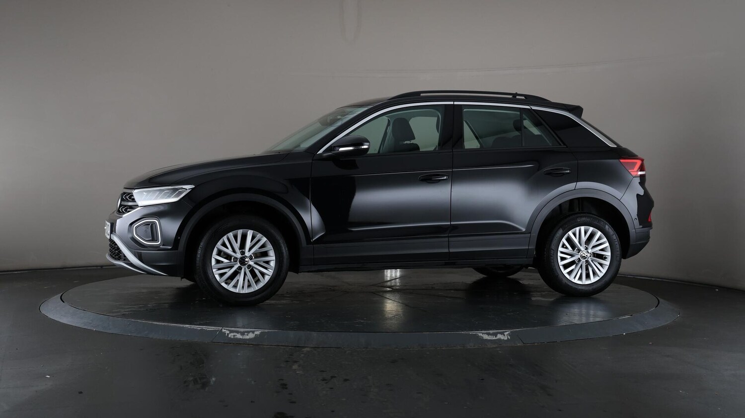 Used Volkswagen T-Roc 2023 for sale - 75991219: Photo 21