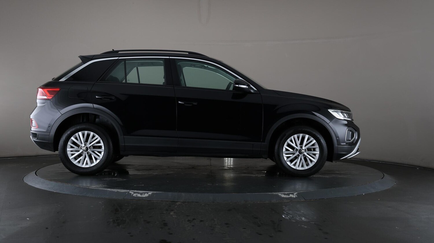 Used Volkswagen T-Roc 2023 for sale - 75991219: Photo 59
