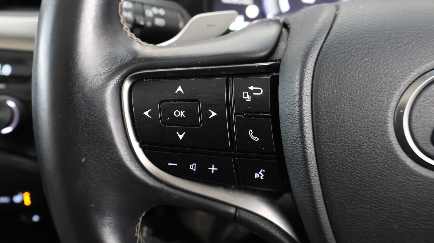 Used Lexus ES 2020 for sale - 76613406: Photo 23