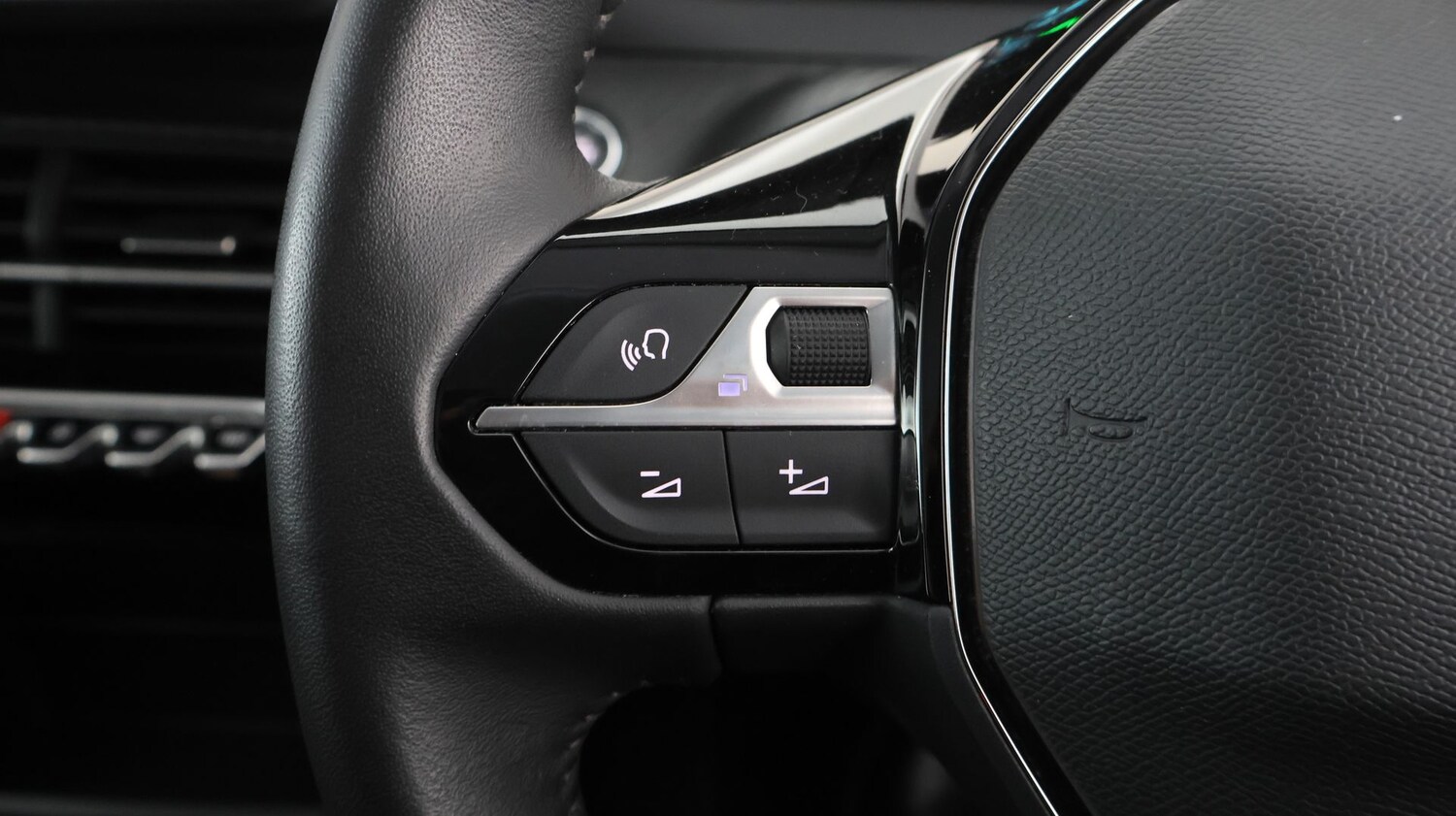 Used Peugeot 2008 2022 for sale - 77573710: Photo 23