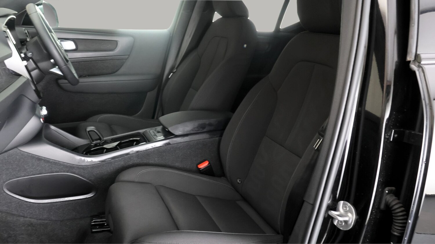 Used Volvo XC40 2023 for sale - 77502795: Photo 14