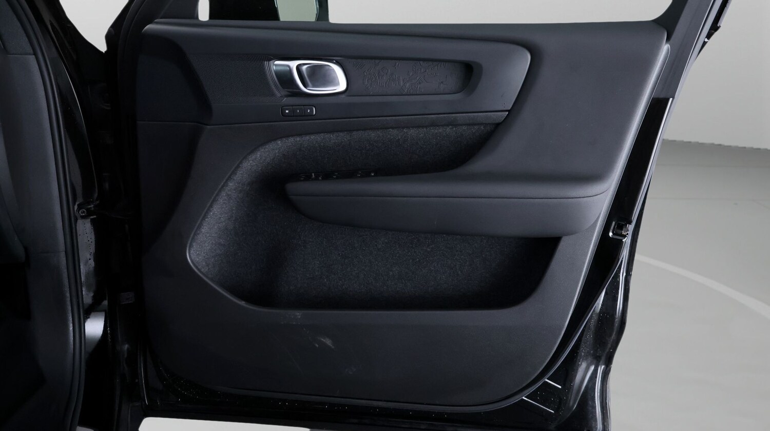 Used Volvo XC40 2023 for sale - 77502795: Photo 15