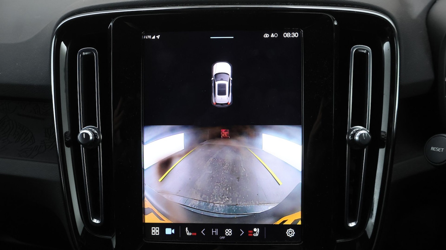 Used Volvo XC40 2023 for sale - 77502795: Photo 25