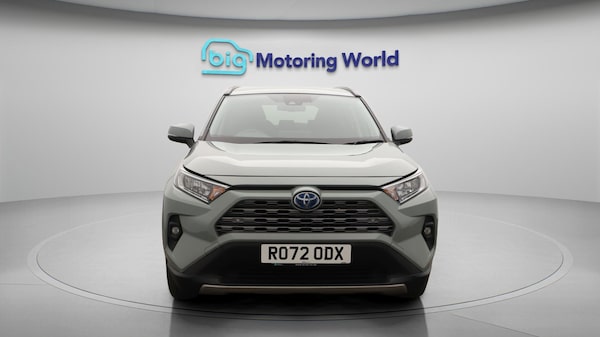 Used Toyota RAV4 2022 for sale - 76295154: Photo 2