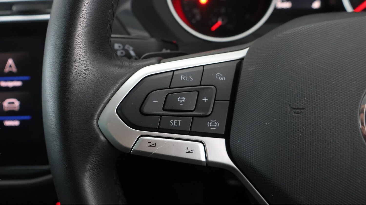 Used Volkswagen Tiguan for sale - 77254073: Photo 21