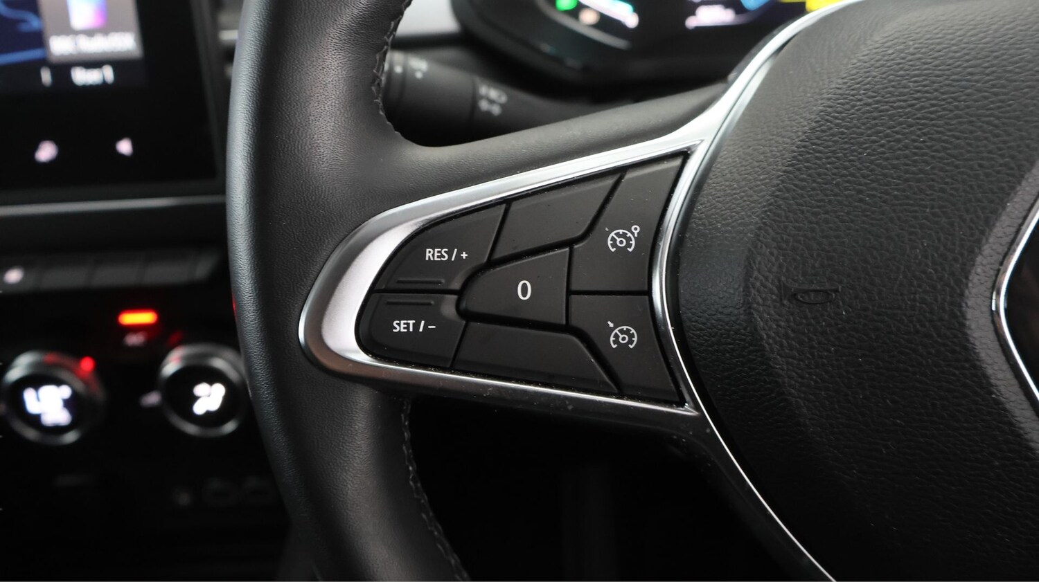 Used Renault Captur 2024 for sale - 78220607: Photo 19