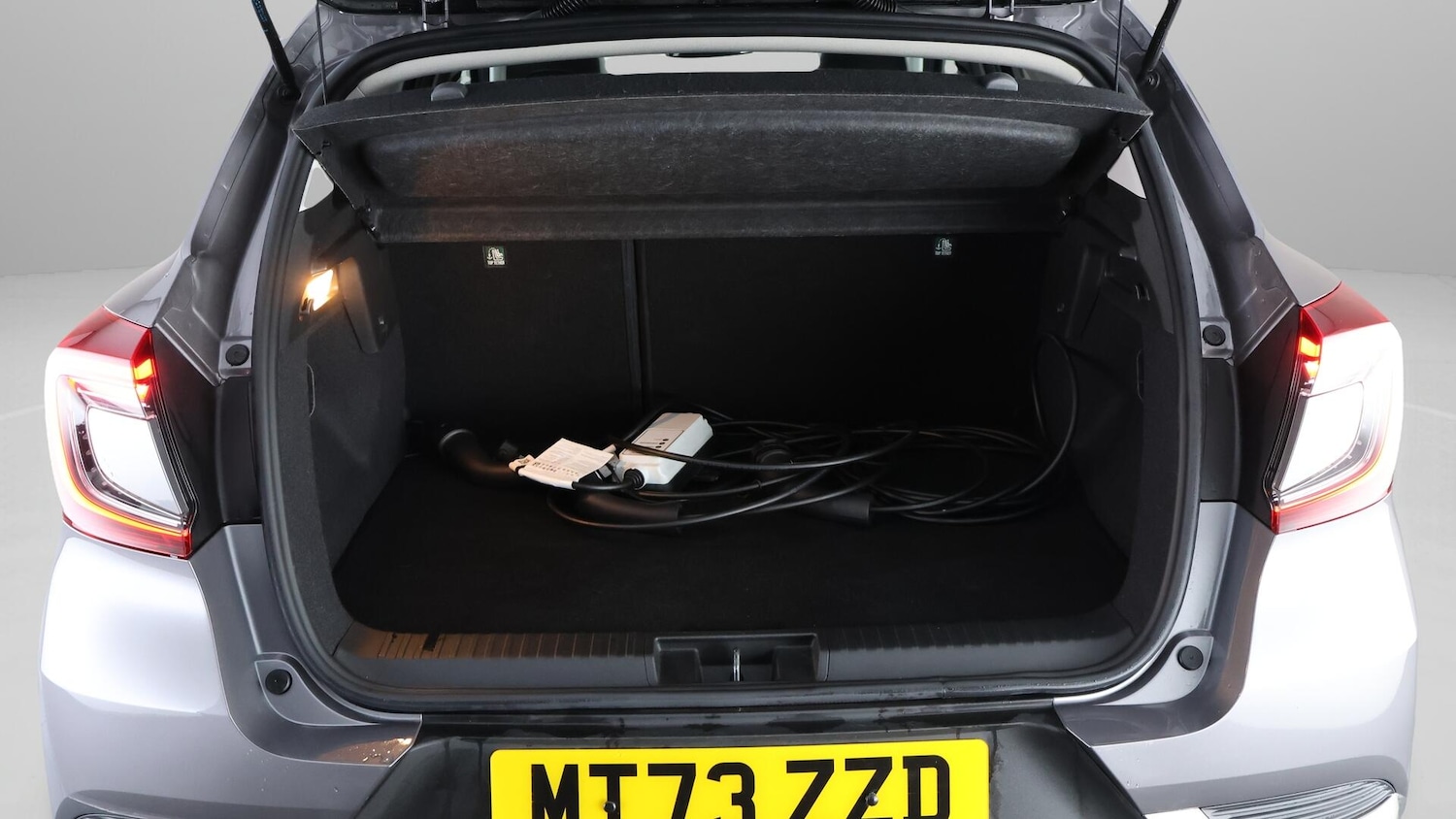 Used Renault Captur 2023 for sale - 76432350: Photo 18