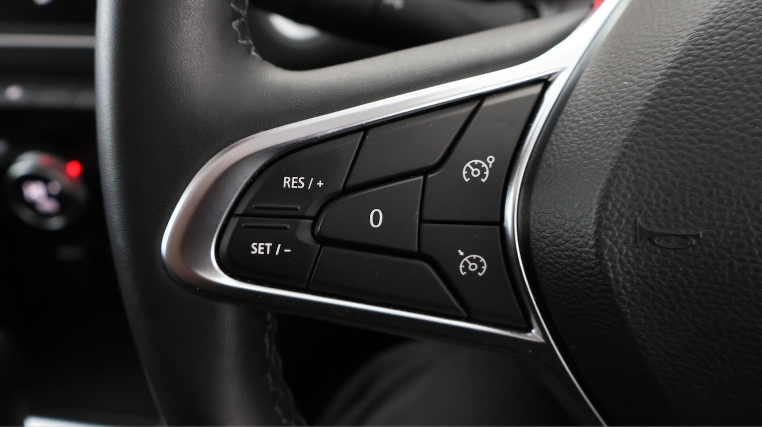 Used Renault Captur 2023 for sale - 76432350: Photo 22