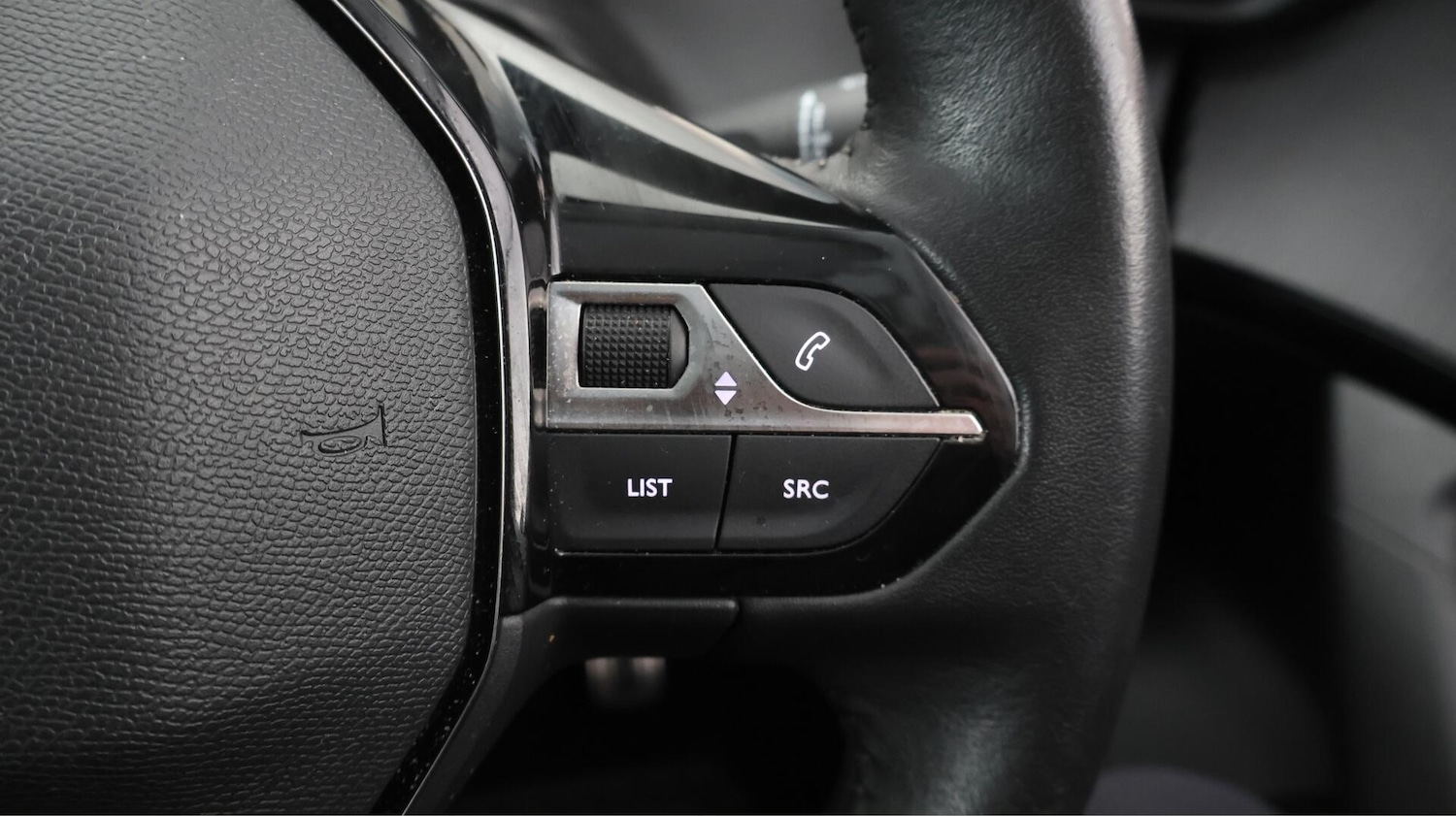 Used Peugeot 2008 2022 for sale - 76689879: Photo 24