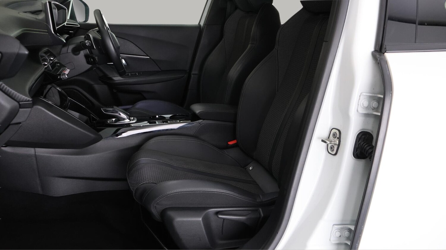 Used Peugeot 2008 2020 for sale - 76689199: Photo 14