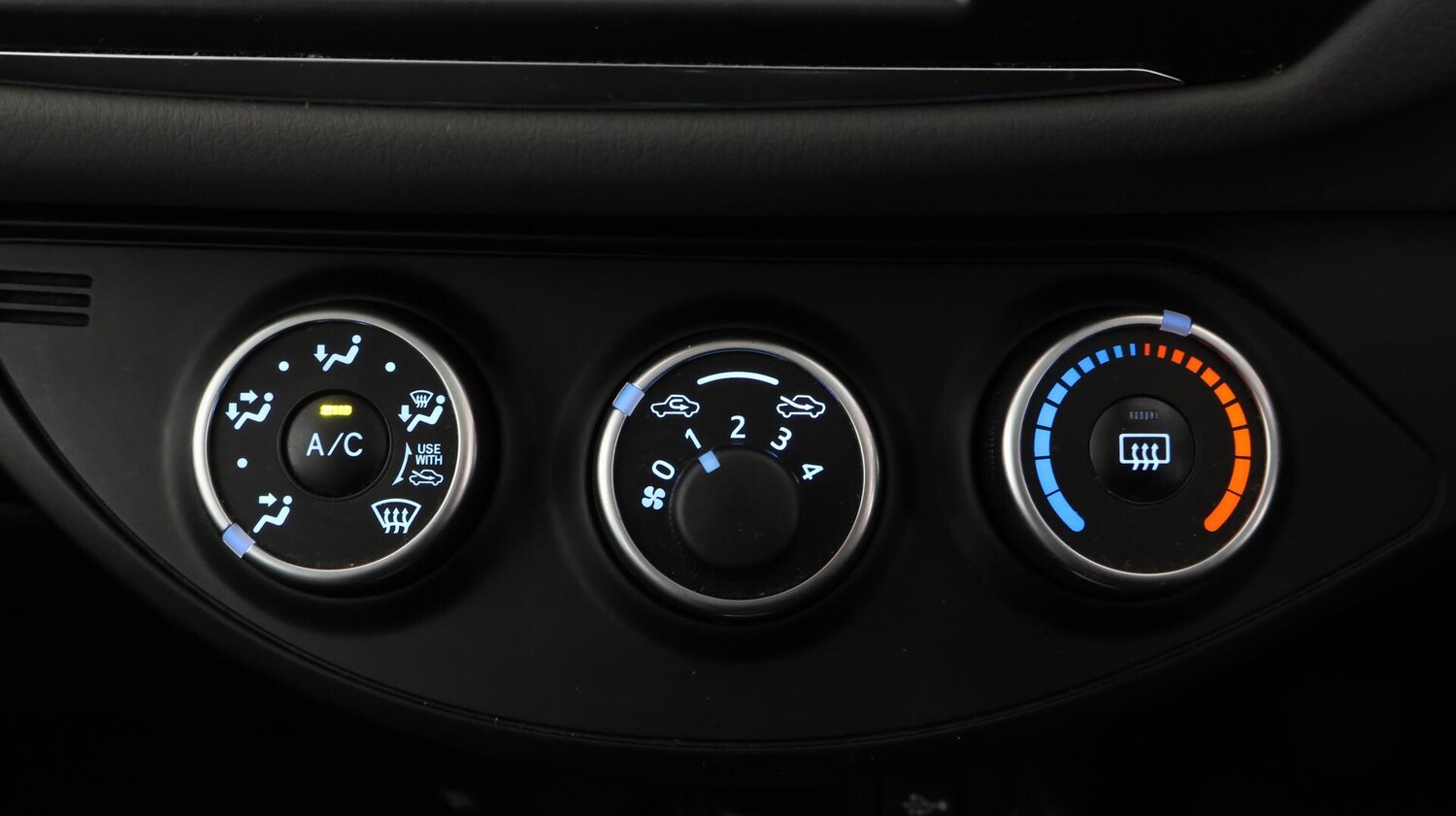 Used Toyota Yaris 2018 for sale - 76538692: Photo 12