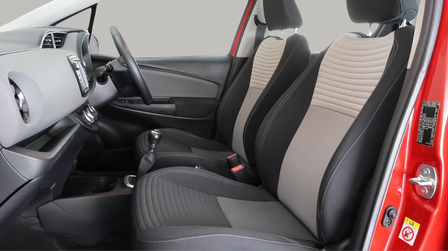 Used Toyota Yaris 2018 for sale - 76538692: Photo 14