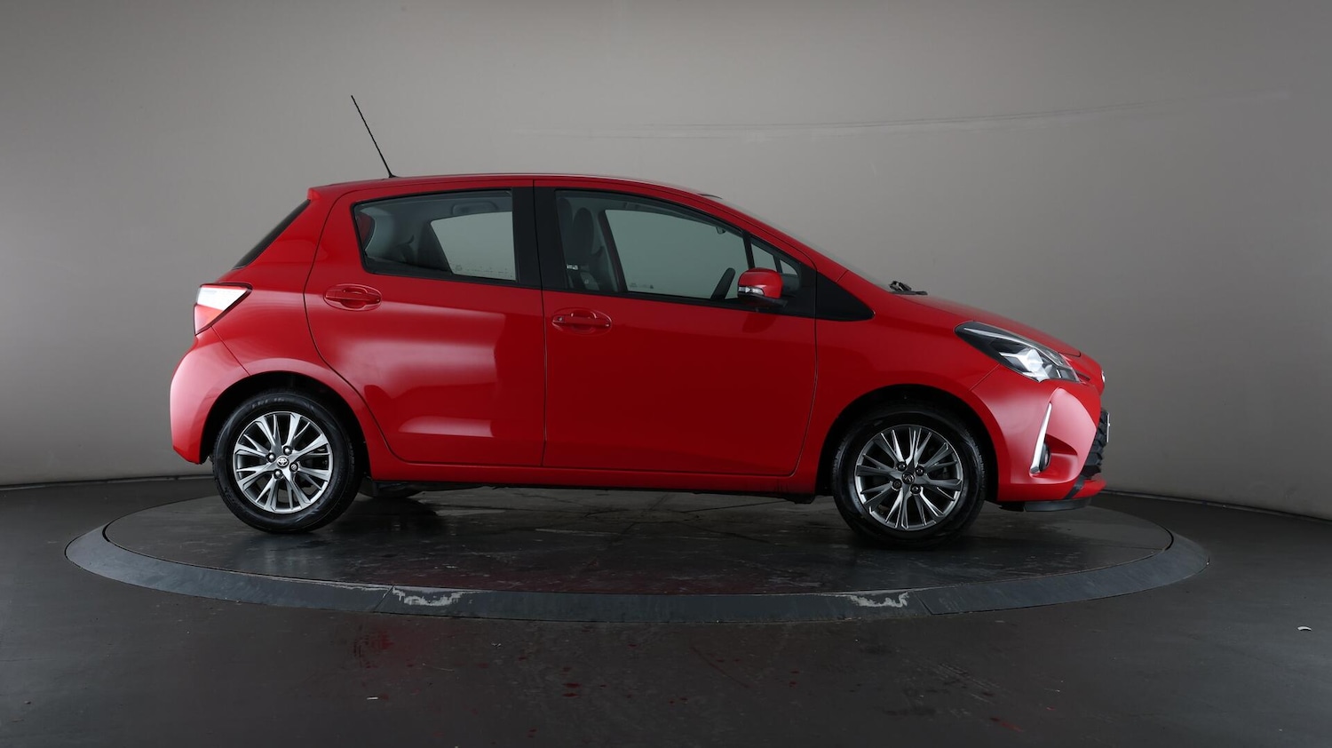 Used Toyota Yaris 2018 for sale - 76538692: Photo 60