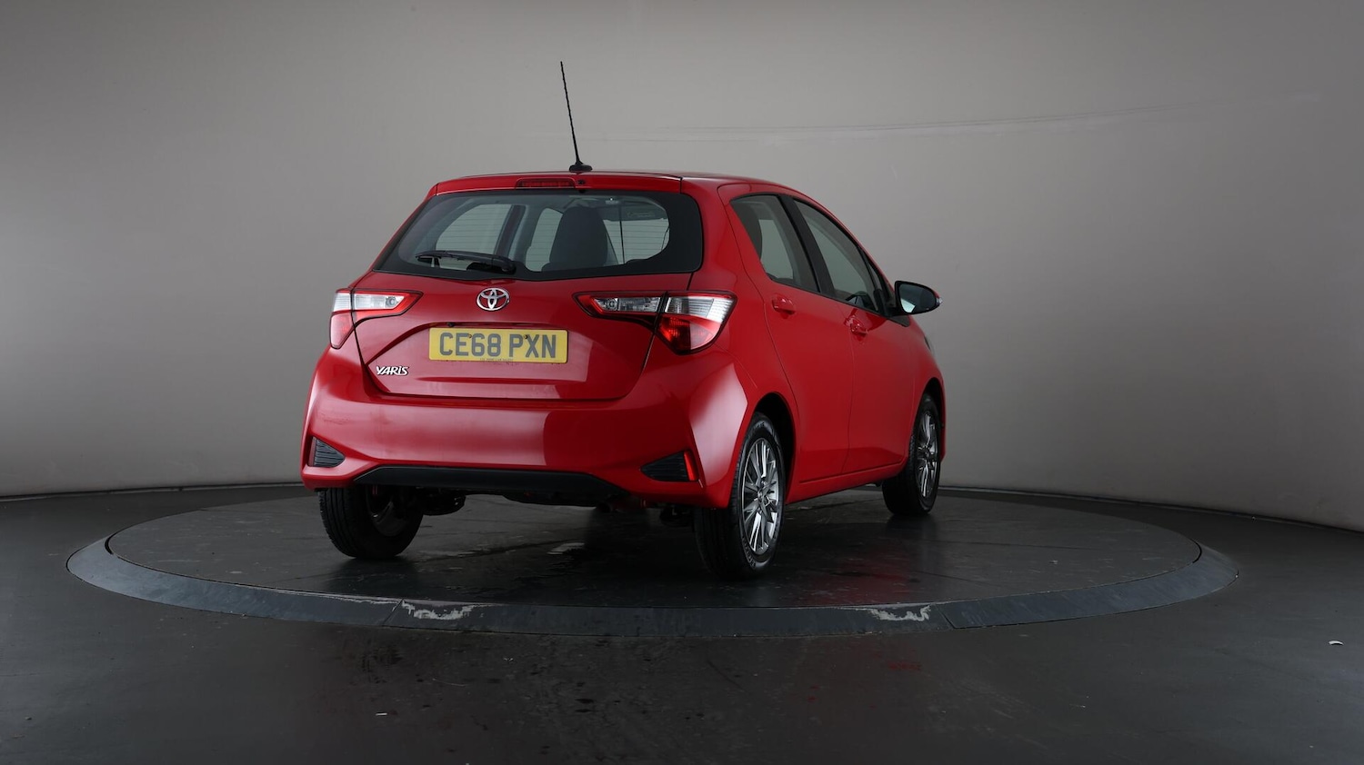 Used Toyota Yaris 2018 for sale - 76538692: Photo 70