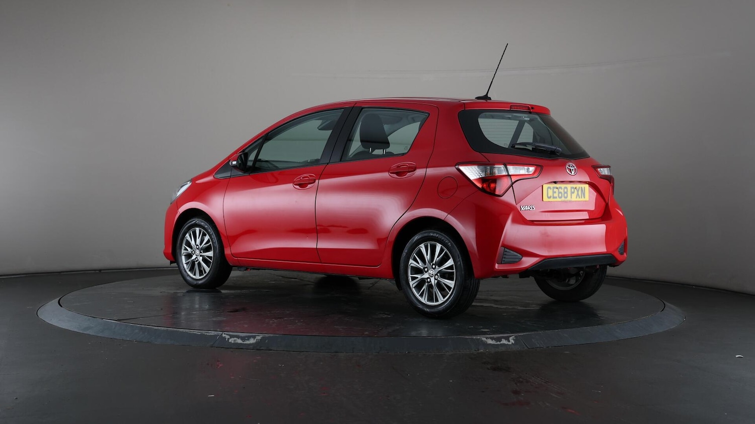 Used Toyota Yaris 2018 for sale - 76538692: Photo 75