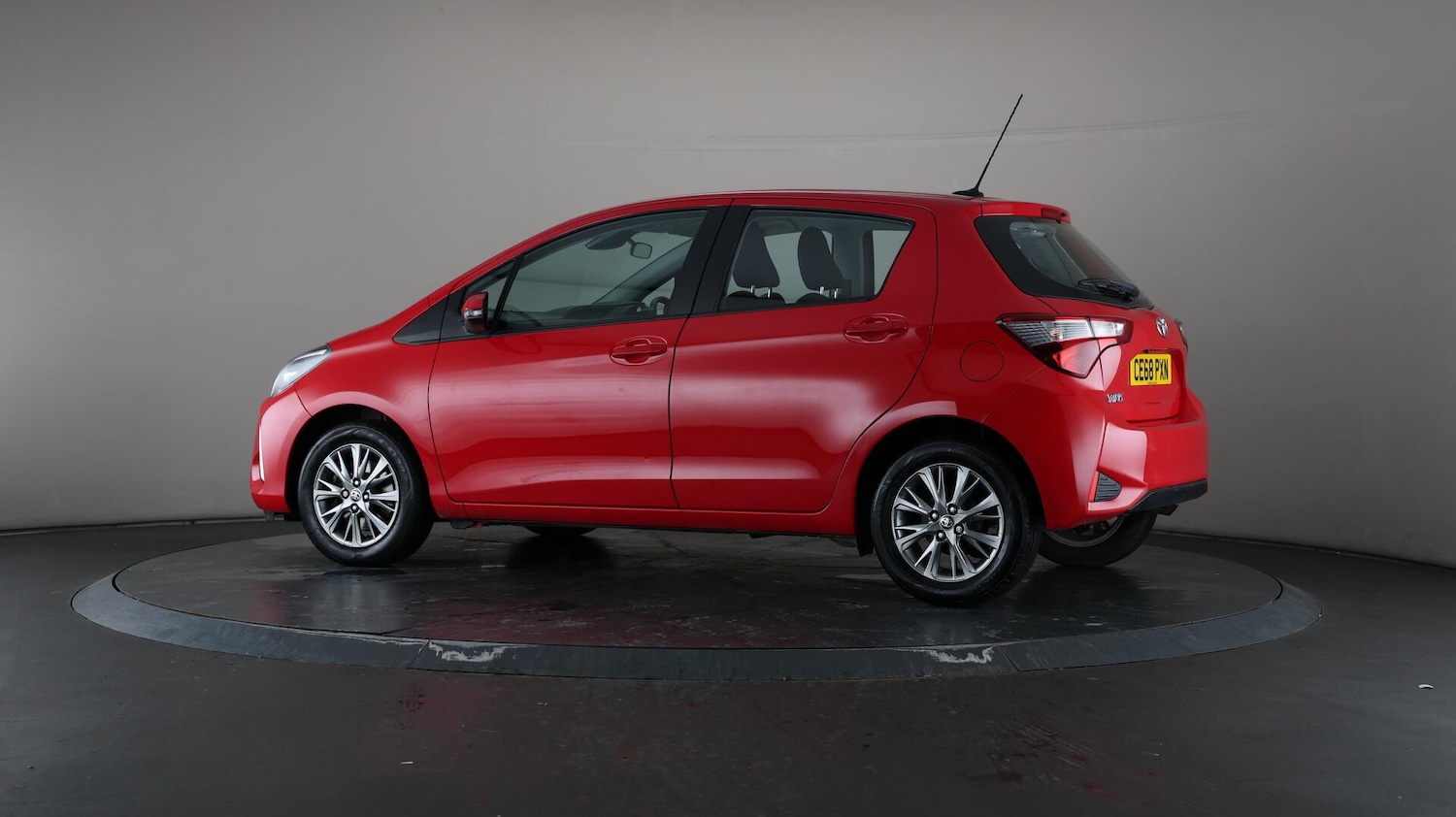 Used Toyota Yaris 2018 for sale - 76538692: Photo 77