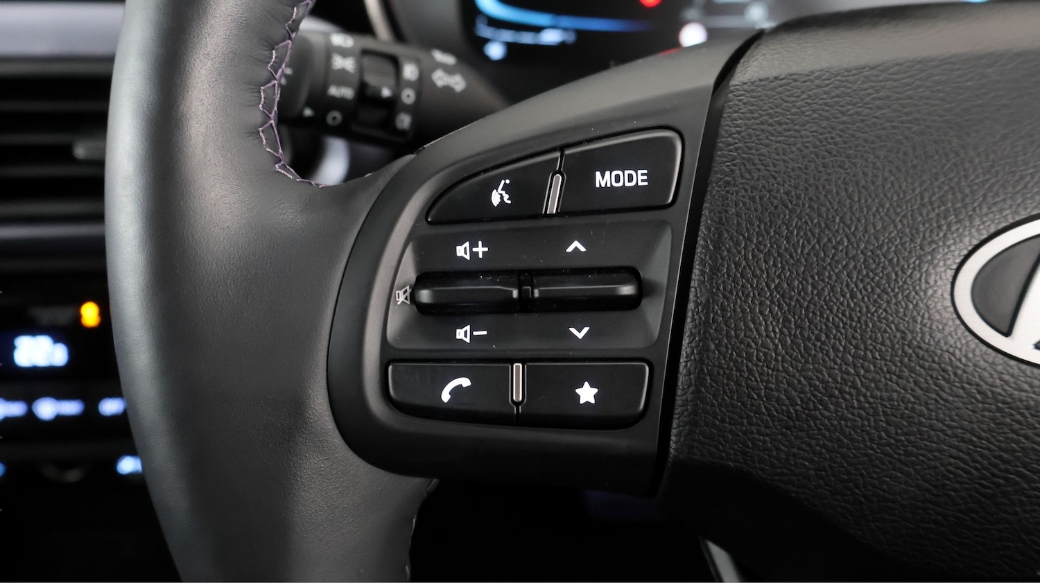 Used Hyundai i10 2023 for sale - 77637040: Photo 22