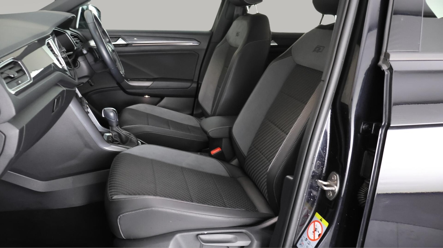 Used Volkswagen T-Roc 2021 for sale - 76121300: Photo 14