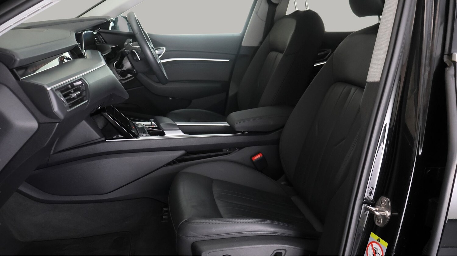 Used Audi e-tron 2021 for sale - 77872351: Photo 14