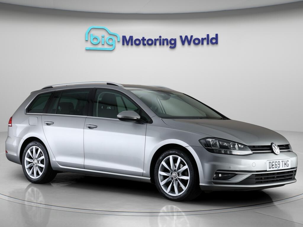 Used Volkswagen Golf 2019 for sale - 76742798: Photo 1