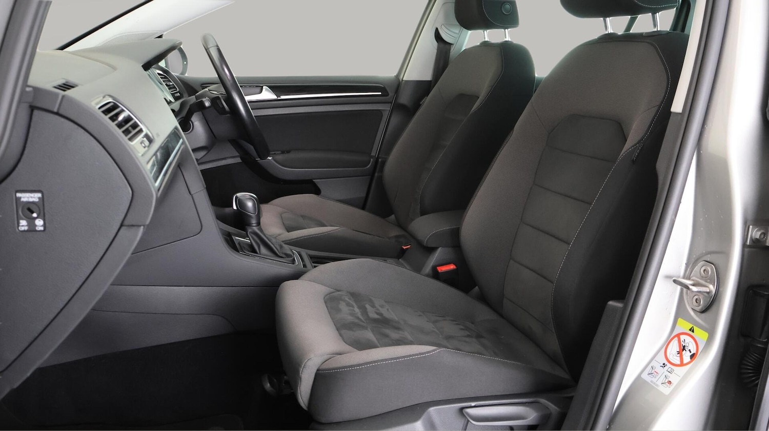 Used Volkswagen Golf 2019 for sale - 76742798: Photo 15