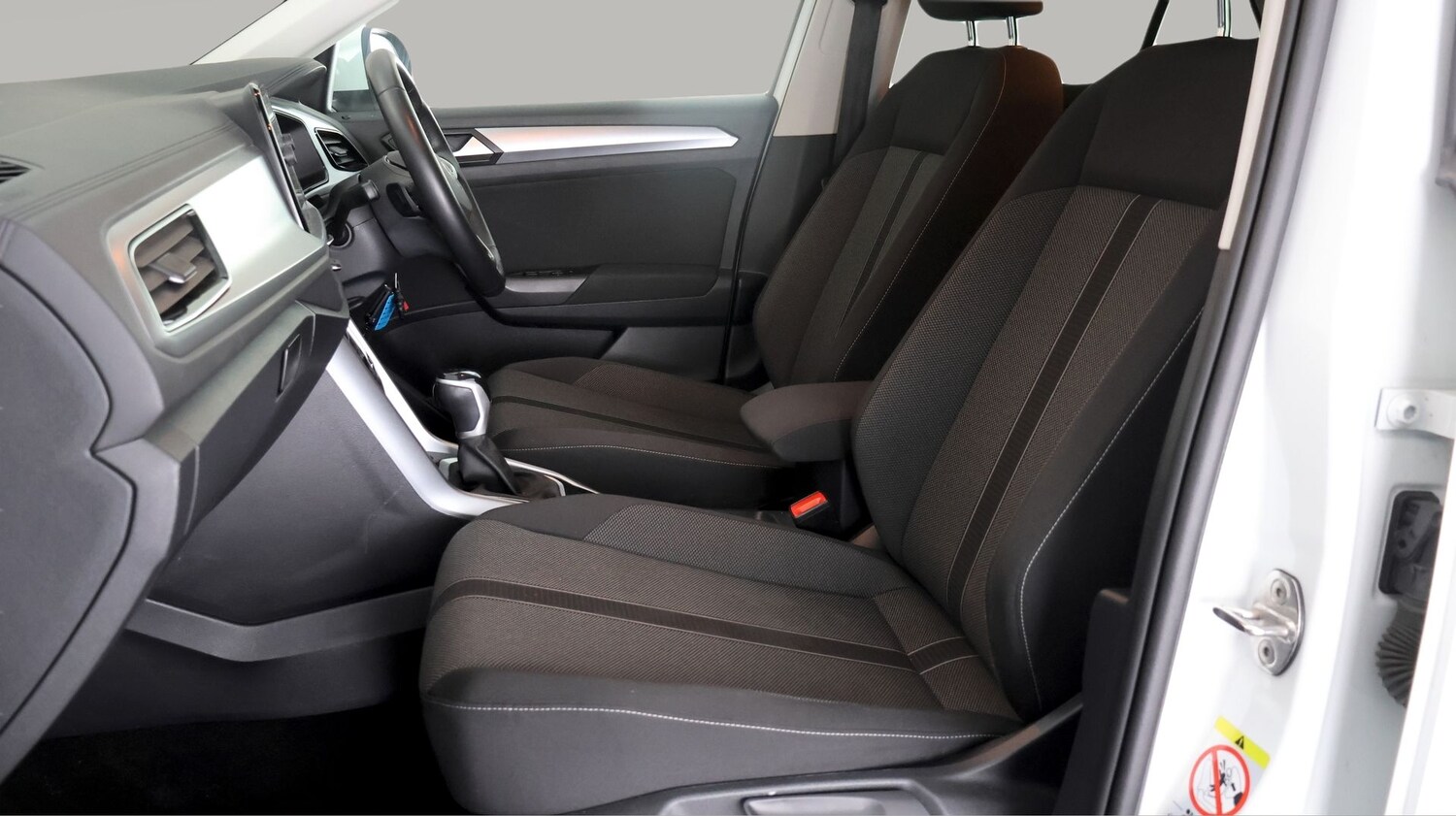 Used Volkswagen T-Roc 2023 for sale - 78055364: Photo 13