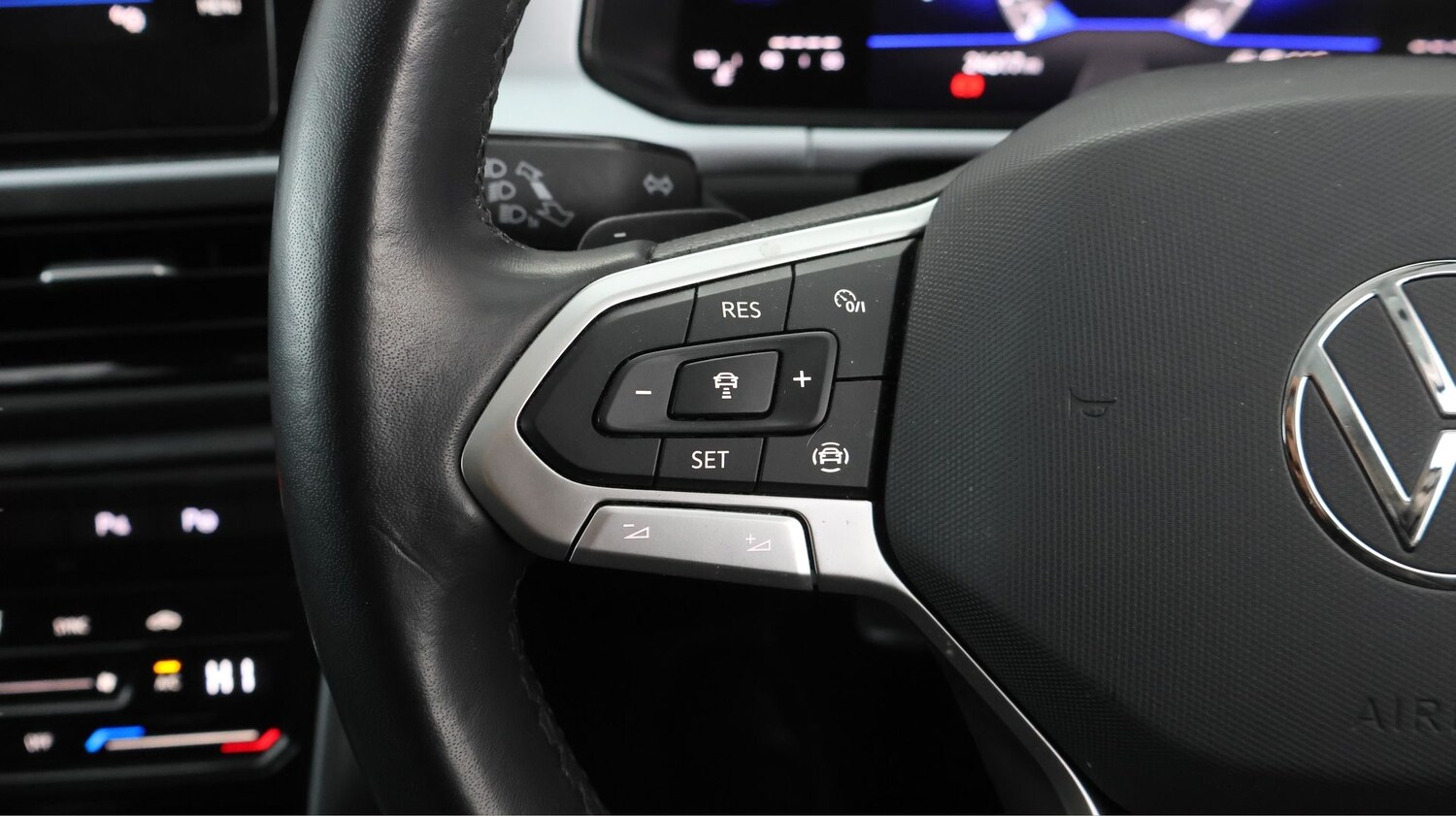 Used Volkswagen T-Roc 2023 for sale - 78055364: Photo 20