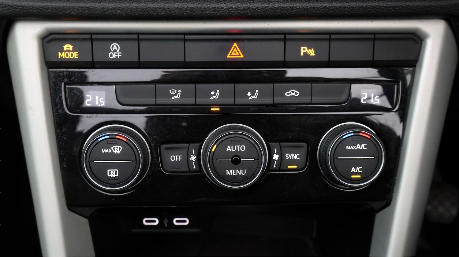 Used Volkswagen T-Roc for sale - 78147696: Photo 12