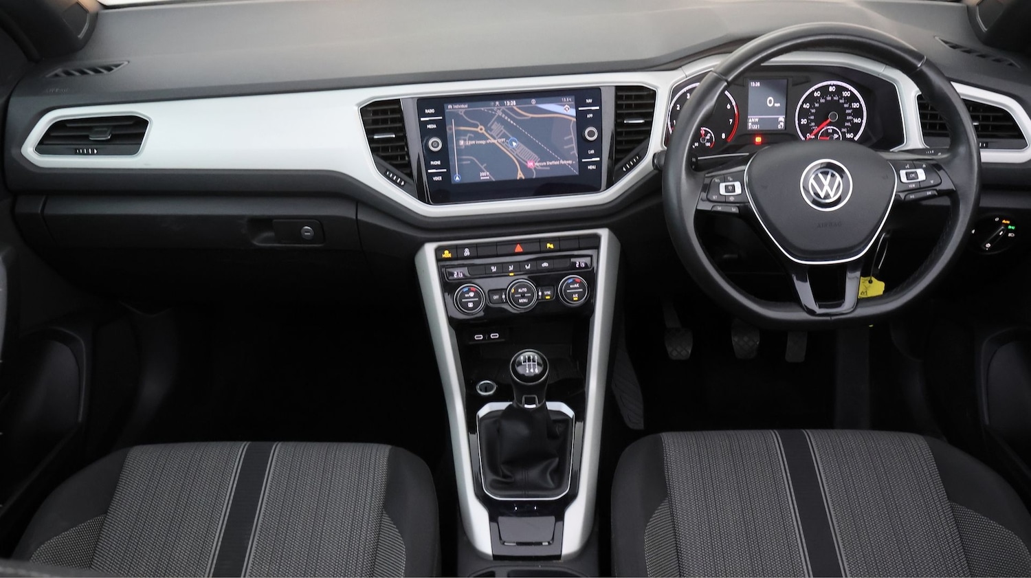 Used Volkswagen T-Roc for sale - 78147696: Photo 13