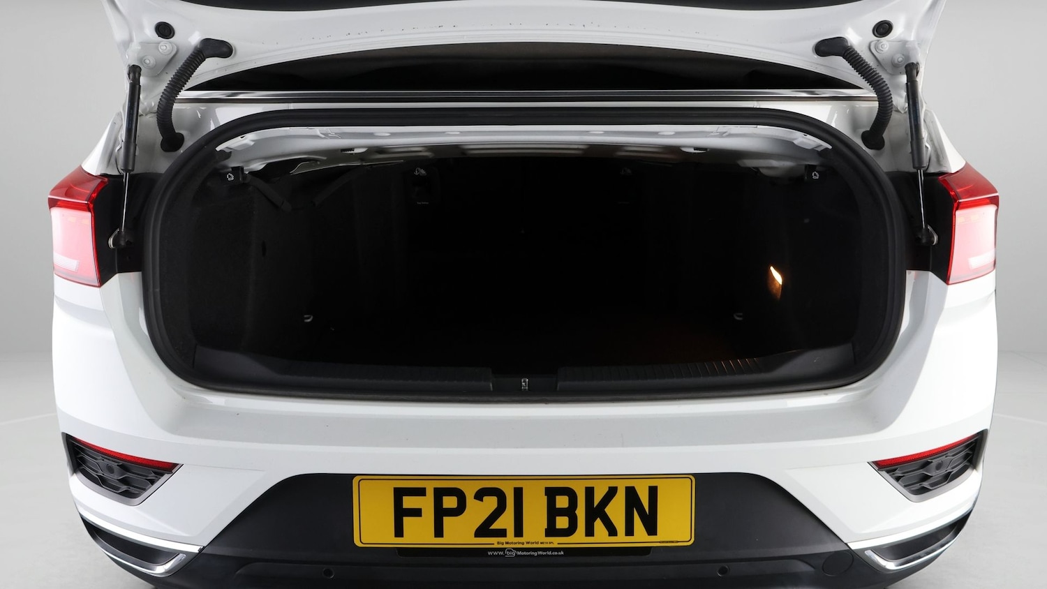 Used Volkswagen T-Roc for sale - 78147696: Photo 17