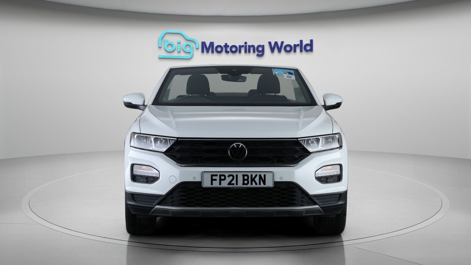 Used Volkswagen T-Roc for sale - 78147696: Photo 2