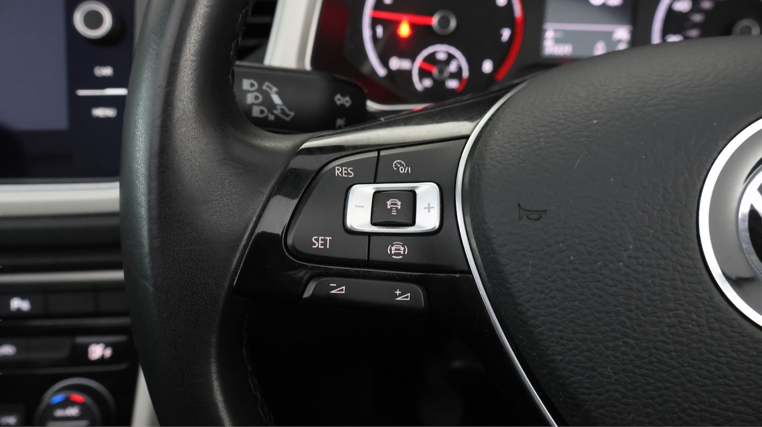 Used Volkswagen T-Roc for sale - 78147696: Photo 22