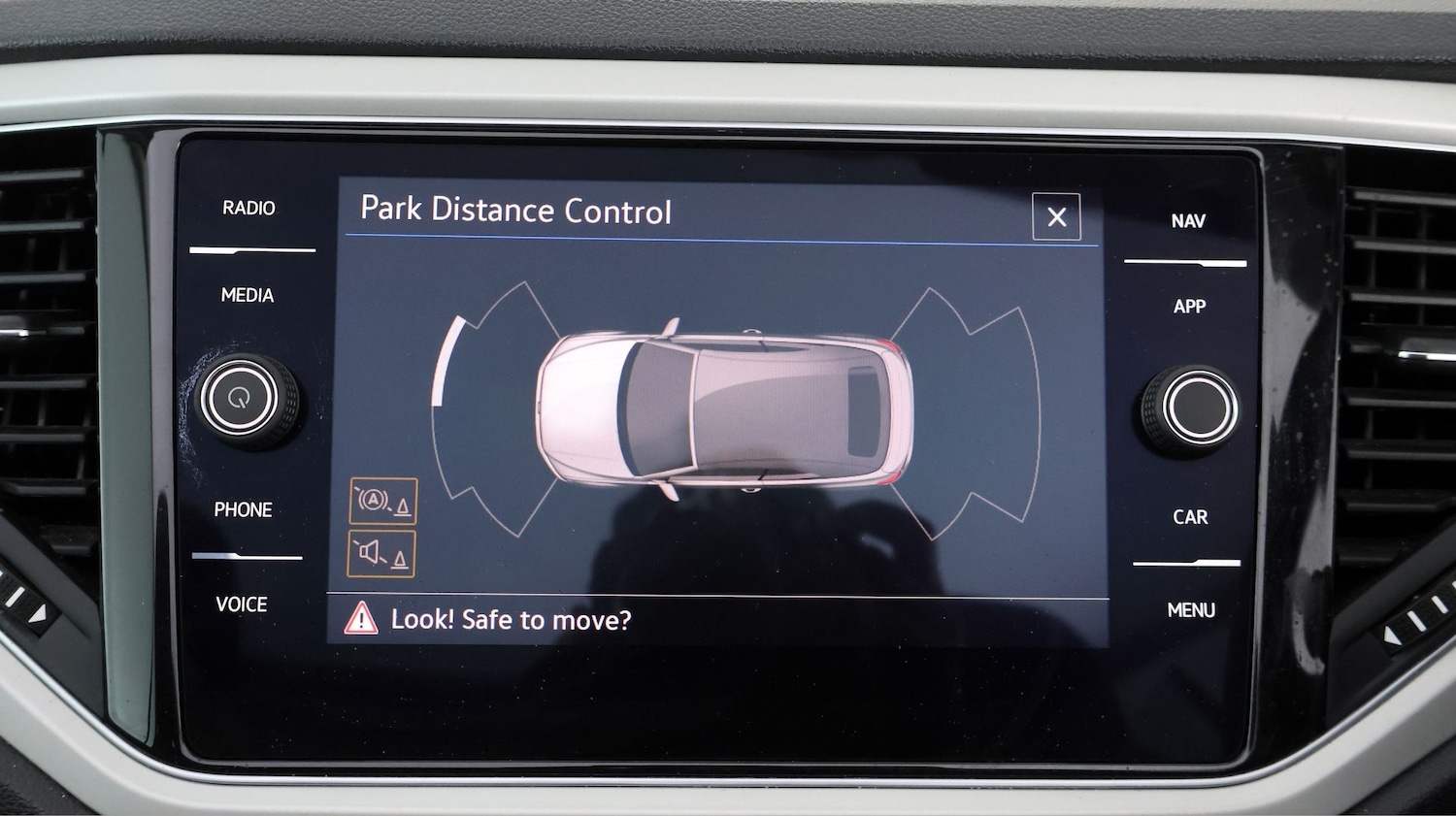 Used Volkswagen T-Roc for sale - 78147696: Photo 25