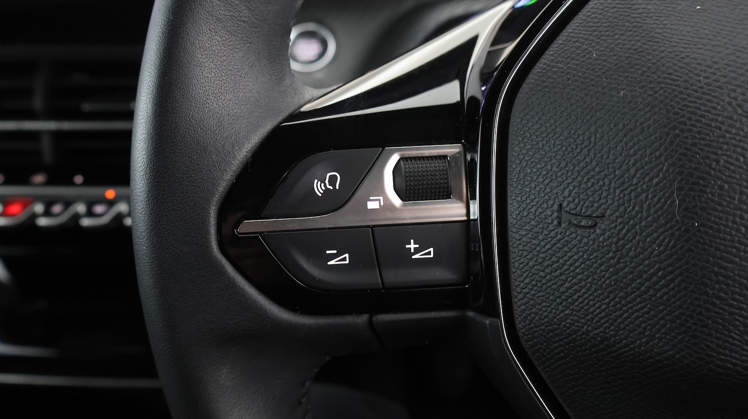 Used Peugeot 2008 2023 for sale - 77643918: Photo 21