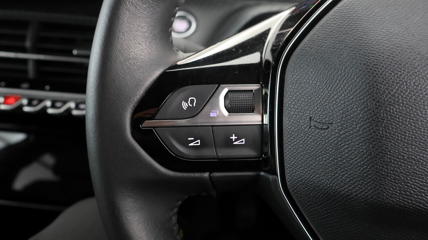 Used Peugeot 2008 2023 for sale - 77782035: Photo 23